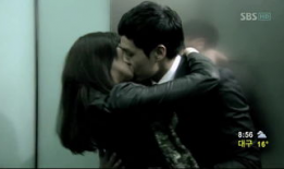 强吻视频,揭秘强吻视频背后的故事